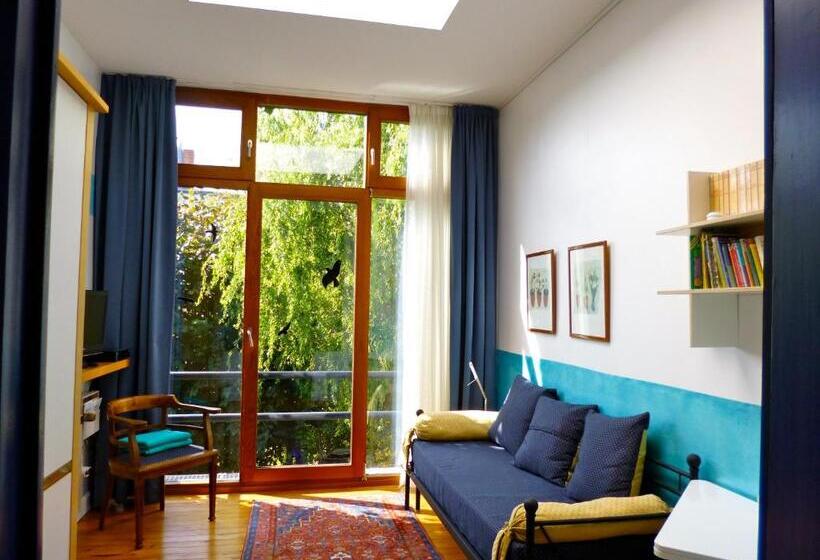 سوییت با چشمانداز باغ, B&b Matin Tranquille