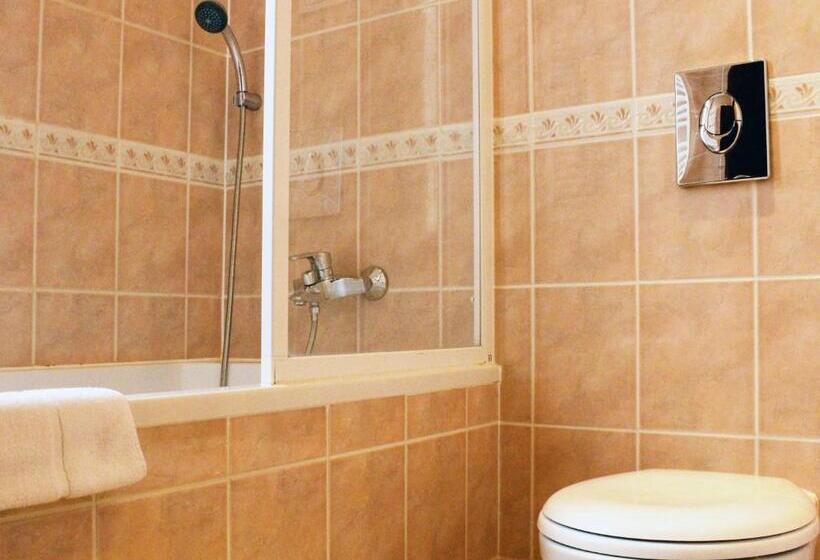 Номер Стандарт Трехместный, Adria