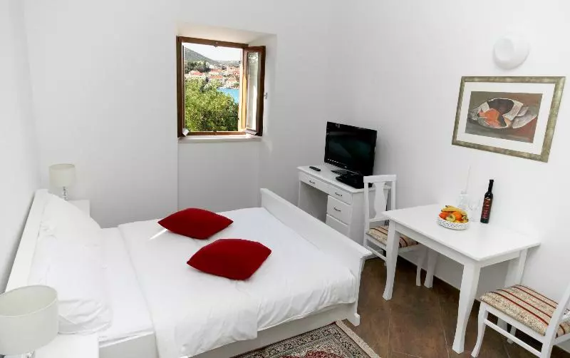 スタンダードスタジオ, Apartments Villa Riva