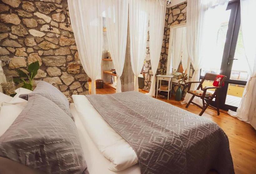 Люкс с Бассейном, Nautical