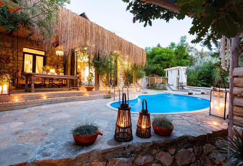 Люкс с Бассейном, Nautical