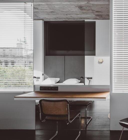 غرفة كلاسيكية, Pilar