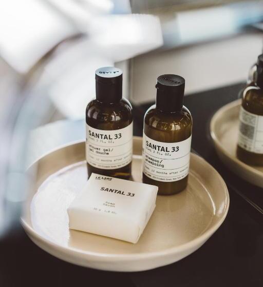 غرفة عائلية, Pilar