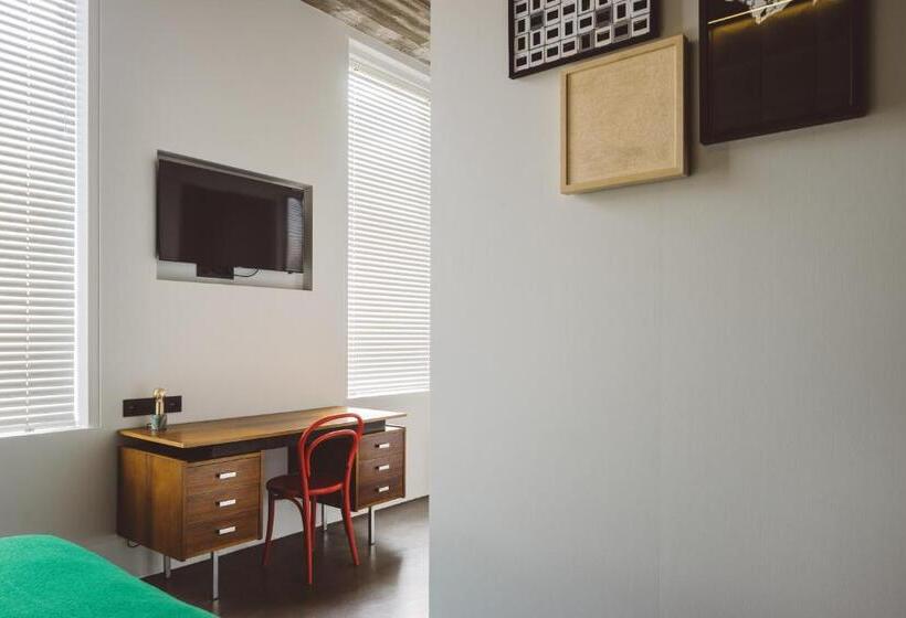 غرفة قياسية, Pilar