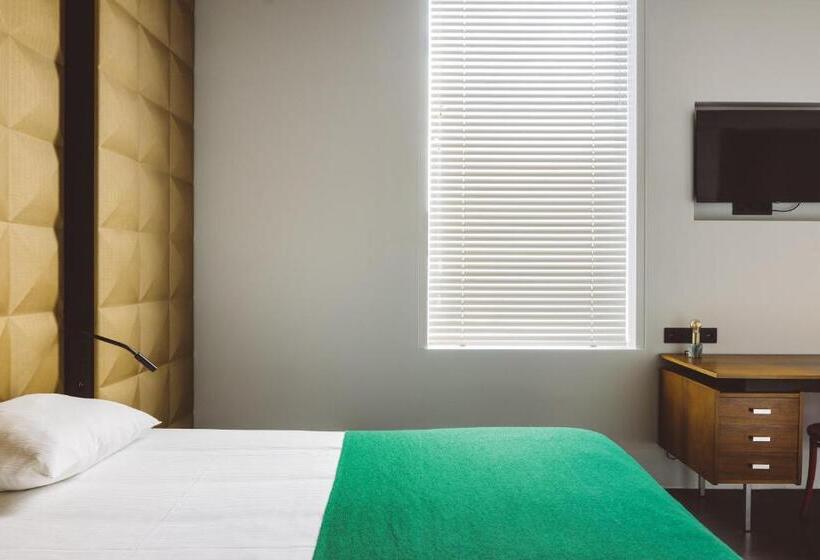 غرفة قياسية, Pilar