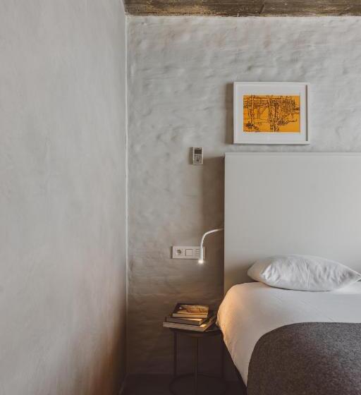 غرفة إقتصادية, Pilar