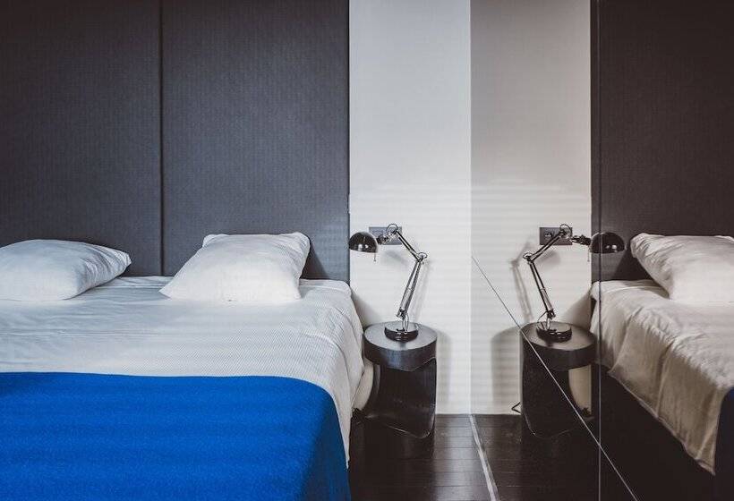 غرفة كلاسيكية, Pilar