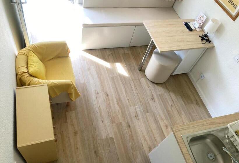 スタンダードスタジオ, Residence Thibaud