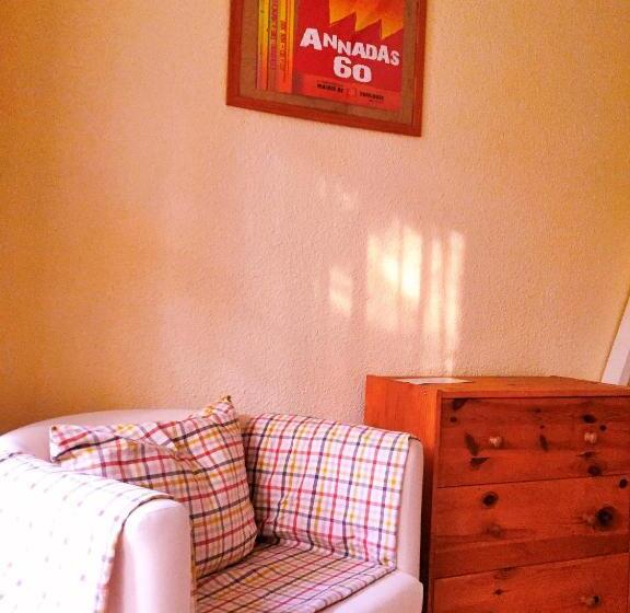 スタンダードスタジオ, Residence Thibaud