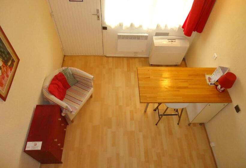 スタンダードスタジオ, Residence Thibaud