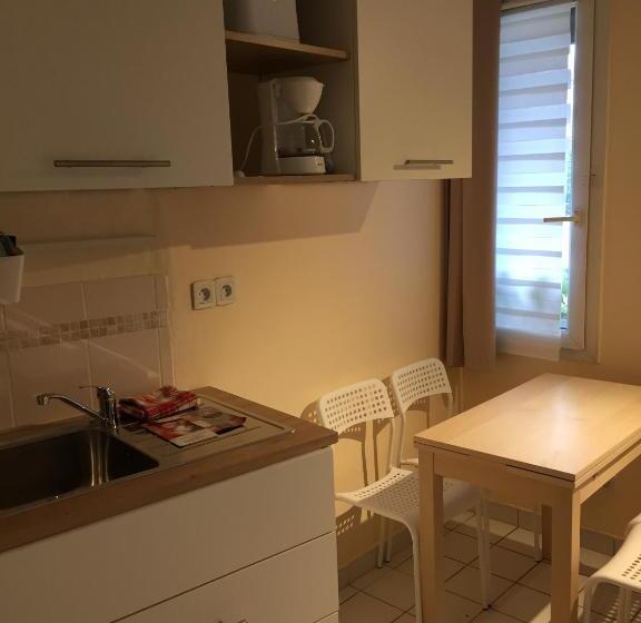 ファミリーステューディオ, Residence Thibaud