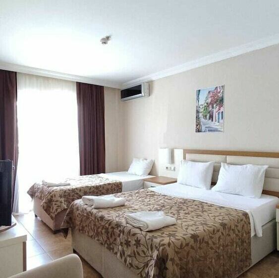 标准三人间, Bitez Risa