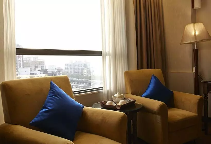 اتاق لوکس, Royal Chiayi