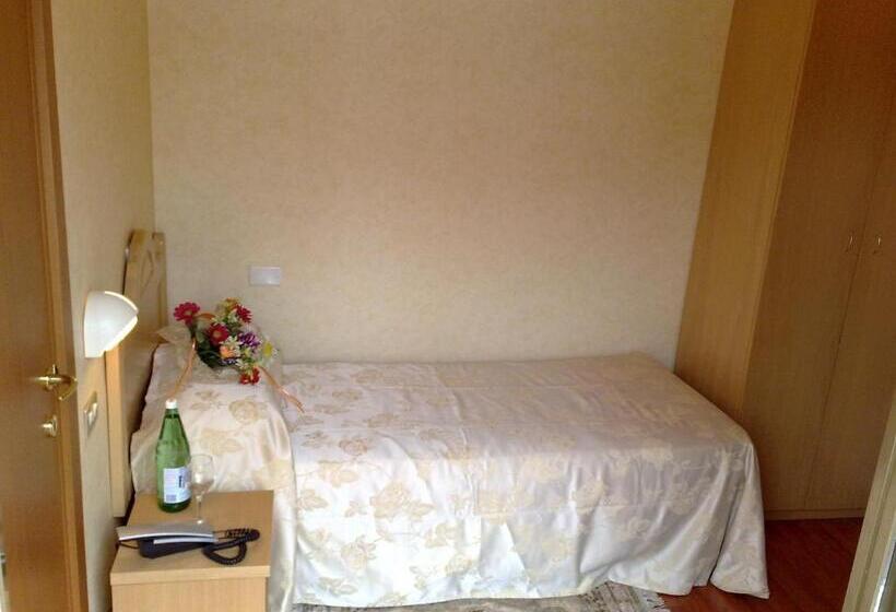 スタンダードシングルルーム, Siviglia