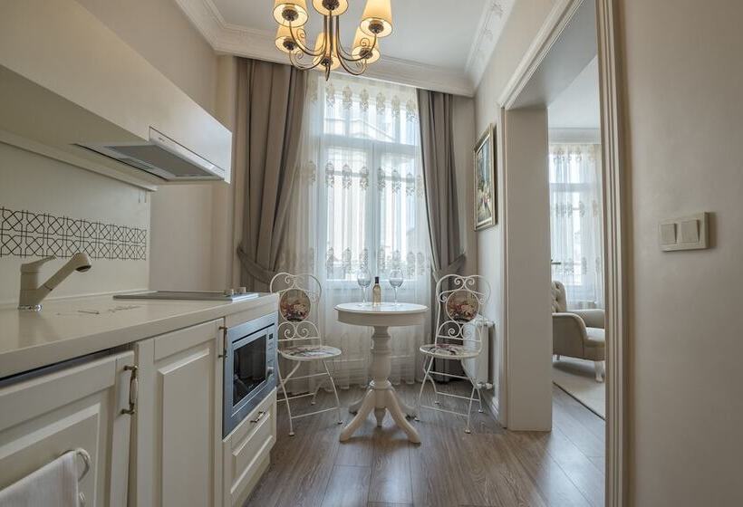 سوییت لوکس, Louis Appartements Galata
