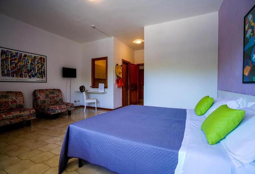 Studio Standard, Gh Campoverde Village