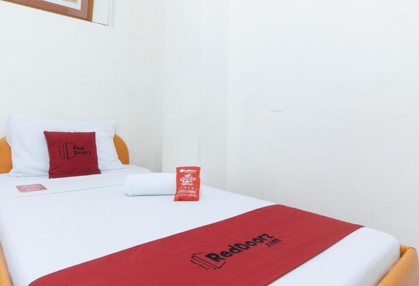 Standard Egyágyas Szoba, Reddoorz @ Malibu Room Bf International Las Pinas