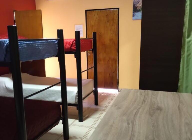 공동 객실, Hostal Lo De Ramona