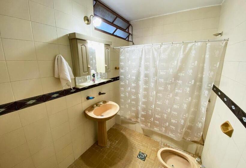 스탠다드 트리플 룸, Hostal Lo De Ramona