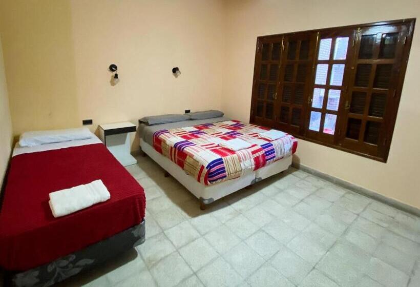 스탠다드 트리플 룸, Hostal Lo De Ramona