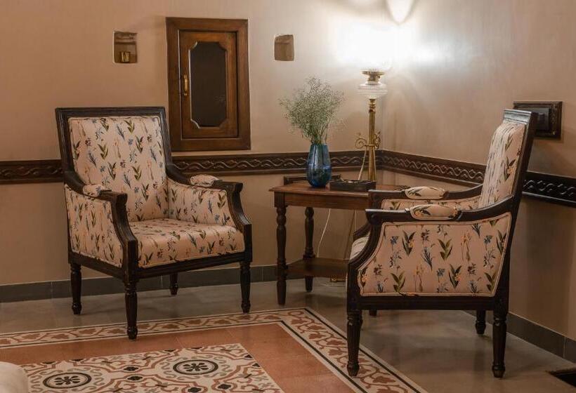 اتاق سوپریور, Tree Of Life Darbargadh Dared