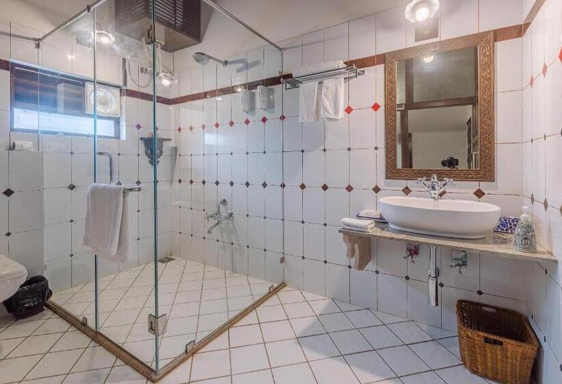 سوئیت با تخت بزرگ, Tree Of Life Darbargadh Dared