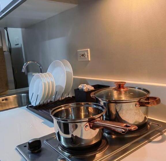 استودیو استاندارد با بالکن, Happirest At Smdc Air Residences Makati