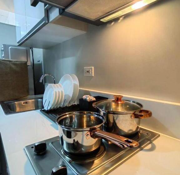 استودیو استاندارد با بالکن, Happirest At Smdc Air Residences Makati