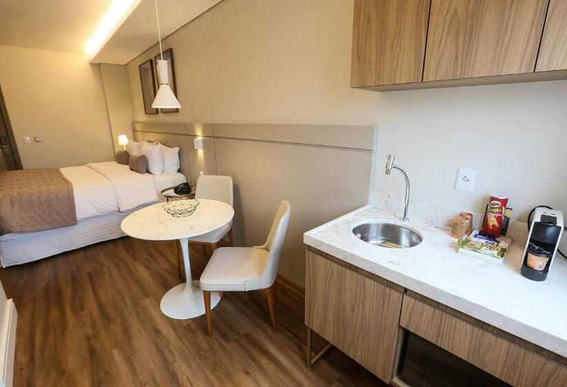 غرفة سوبيريور, 4woo