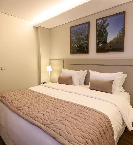 غرفة سوبيريور, 4woo