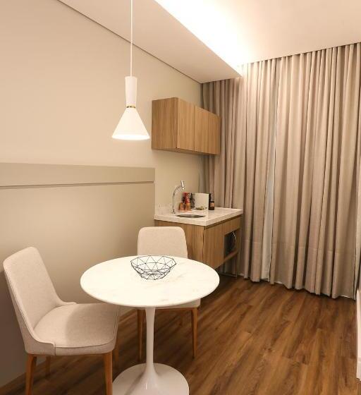 غرفة سوبيريور, 4woo