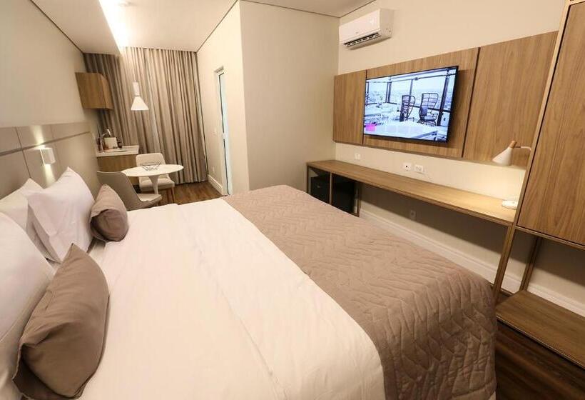 غرفة سوبيريور, 4woo