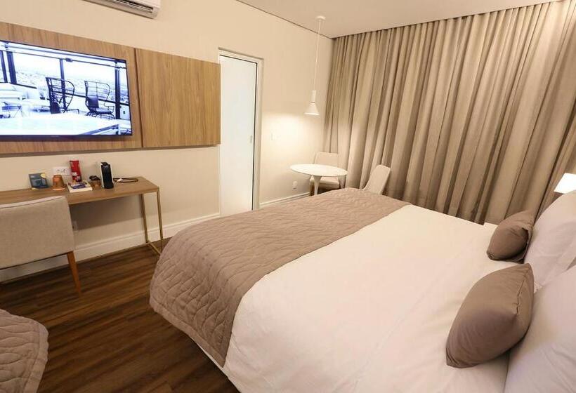 غرفة قياسية, 4woo