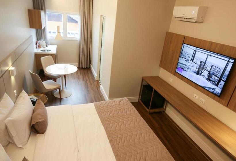 غرفة سوبيريور, 4woo