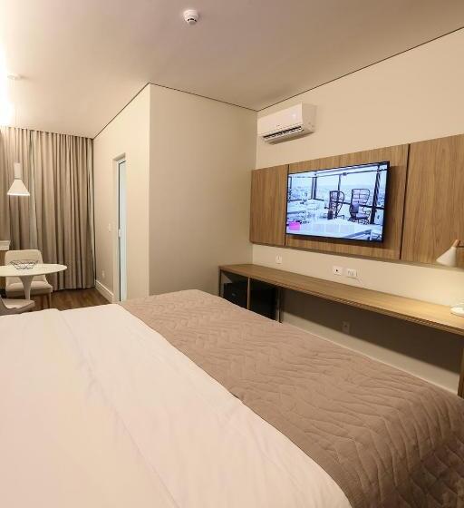 غرفة سوبيريور, 4woo