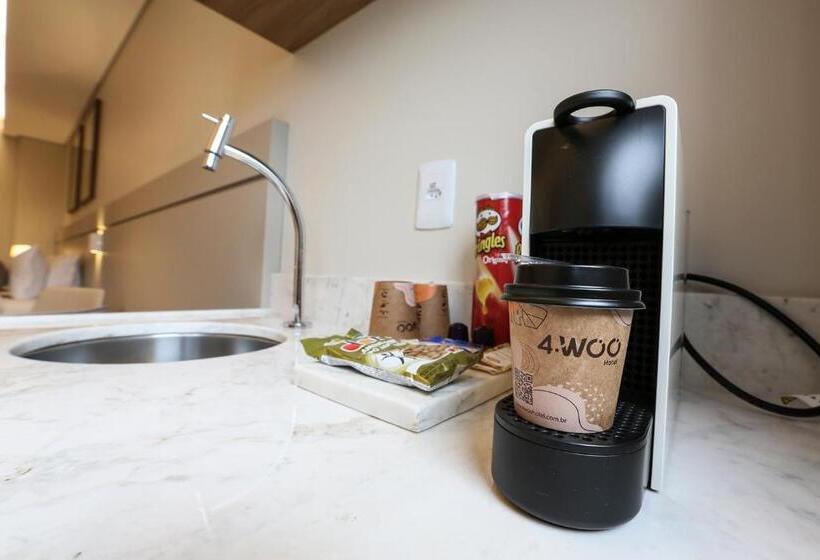 غرفة سوبيريور, 4woo