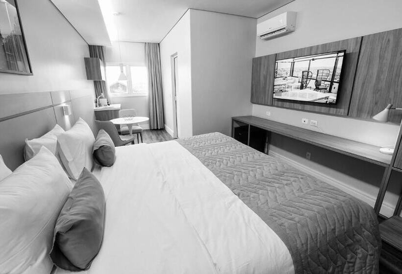 غرفة سوبيريور, 4woo