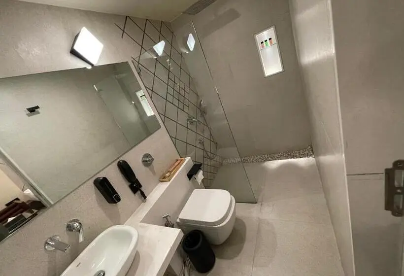 Deluxe Zimmer, De Glance