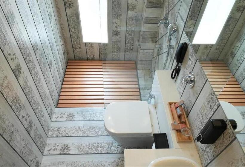 Семейный Номер, De Glance