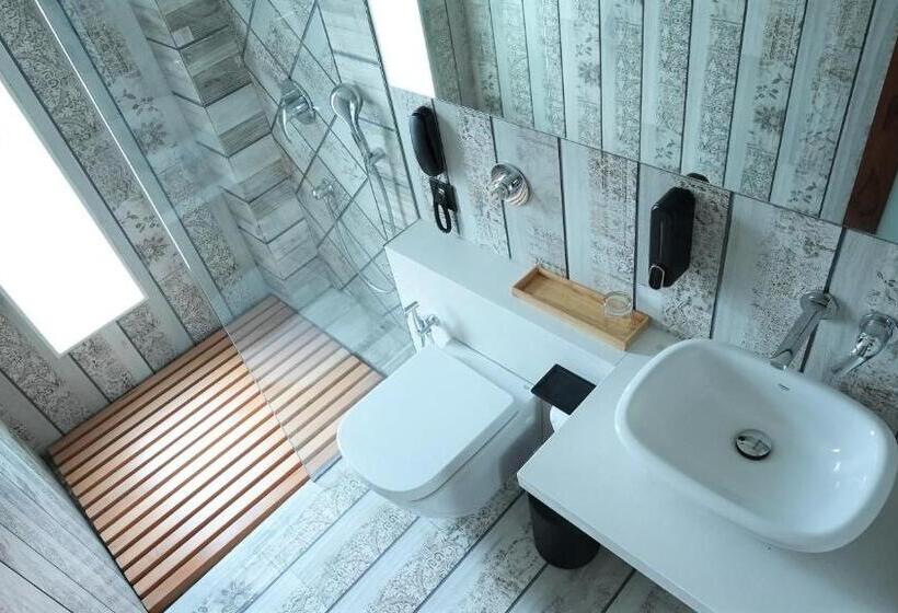 Семейный Номер, De Glance