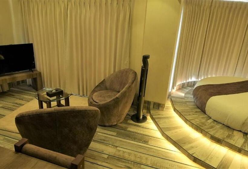 Family Suite, De Glance