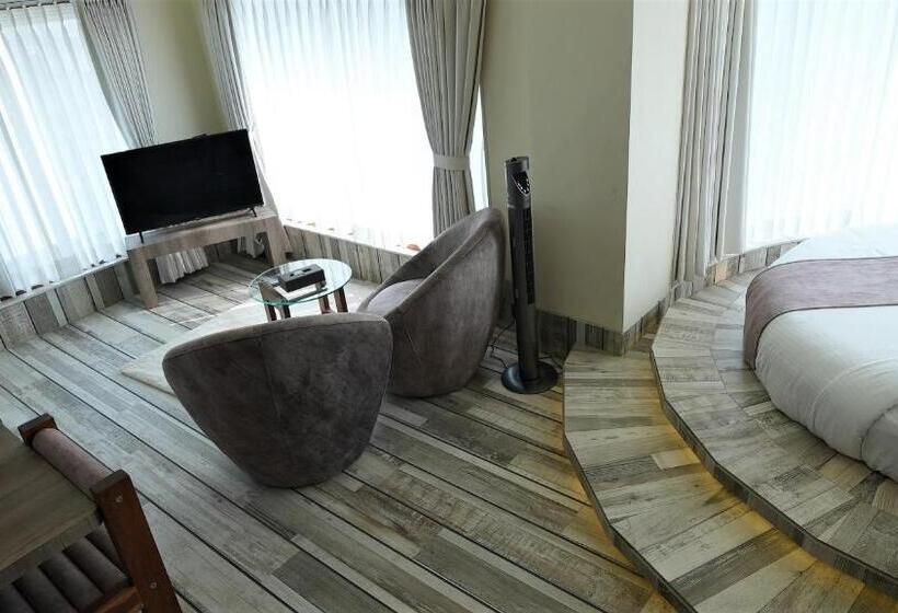 Family Suite, De Glance