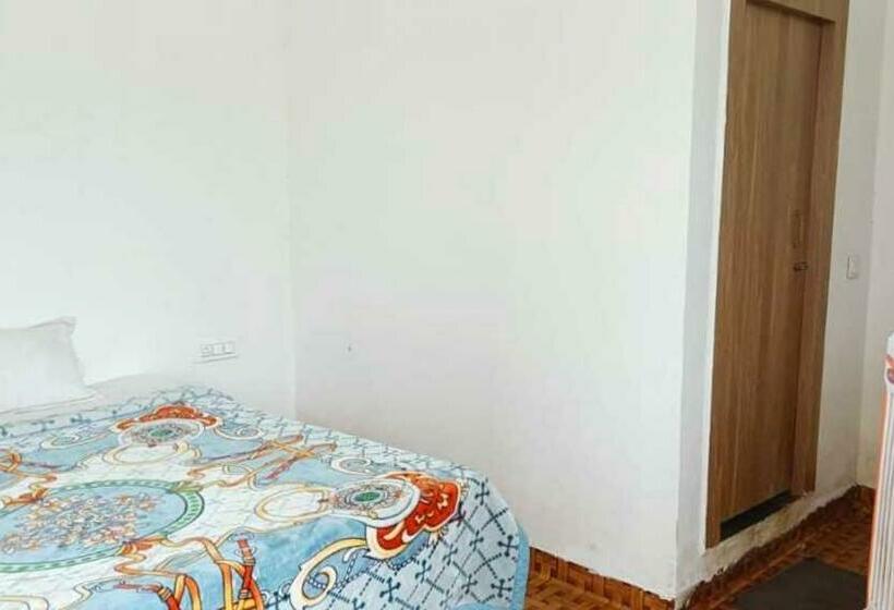 اتاق کلاسیک سه تخته, Pop 84706  J S R Palace Gardens