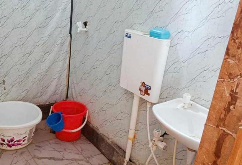 اتاق کلاسیک سه تخته, Pop 84706  J S R Palace Gardens