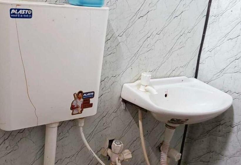 اتاق کلاسیک سه تخته, Pop 84706  J S R Palace Gardens