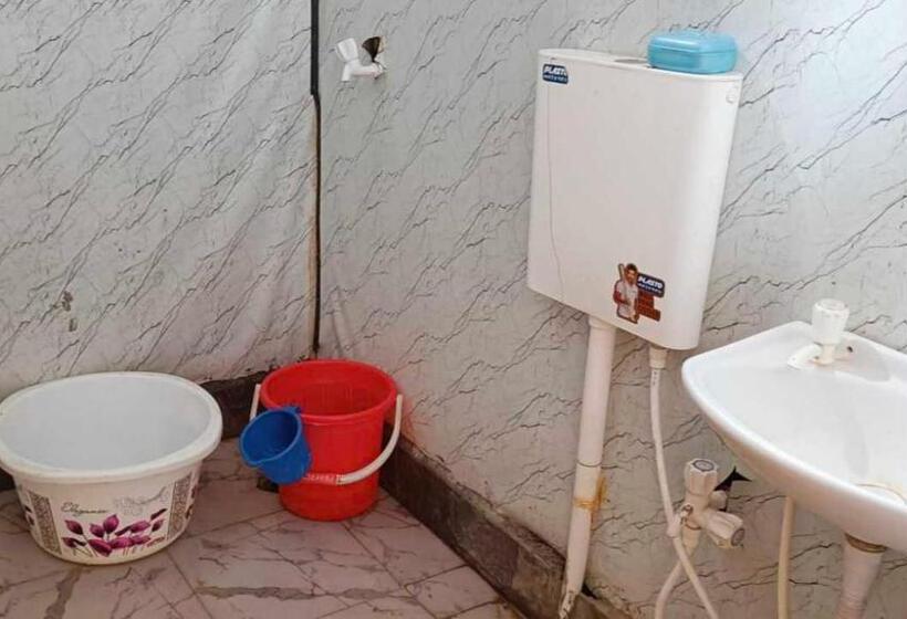 اتاق کلاسیک سه تخته, Pop 84706  J S R Palace Gardens