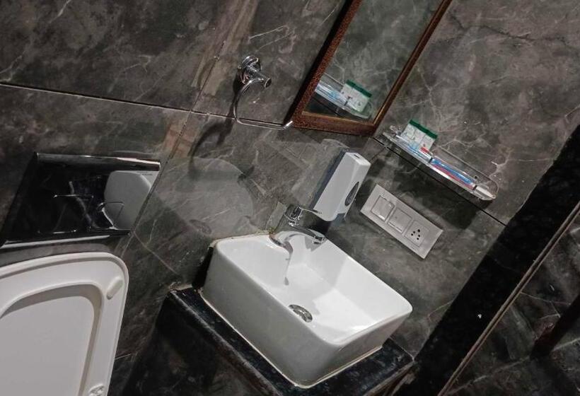 اتاق لوکس سه تخته, Pop 84706  J S R Palace Gardens