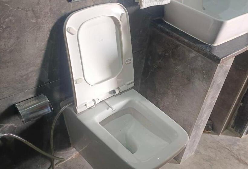 اتاق لوکس سه تخته, Pop 84706  J S R Palace Gardens