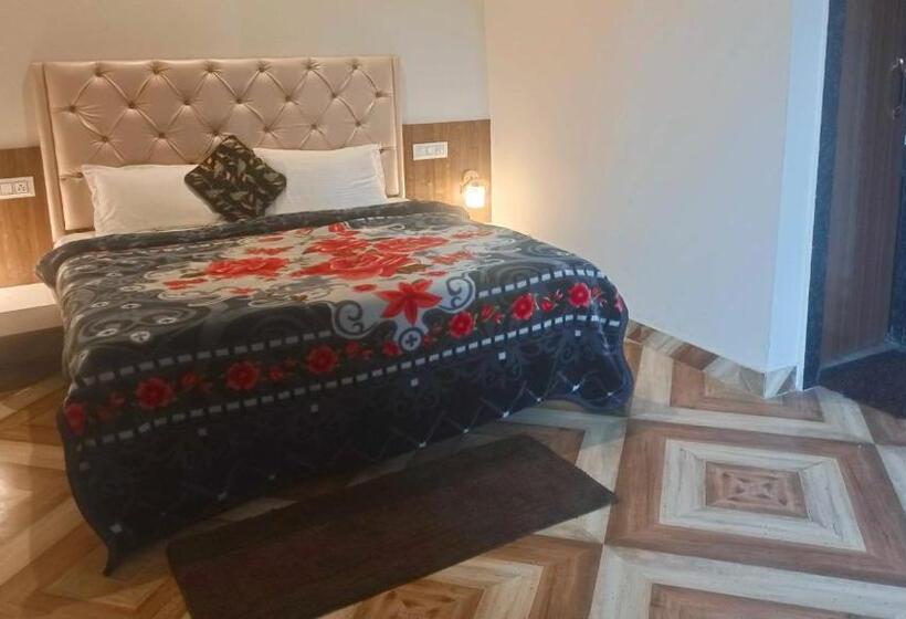 اتاق لوکس سه تخته, Pop 84706  J S R Palace Gardens