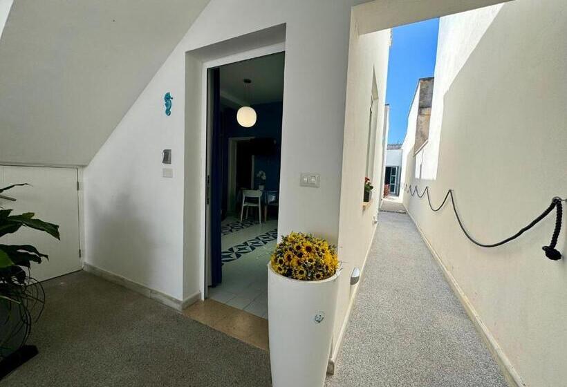 ファミリールーム, Vicolo Gobetti